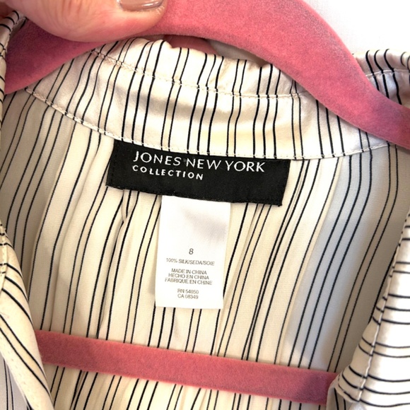 Vintage Jones New York Silk Blouse Size 8 - Picture 3 of 6